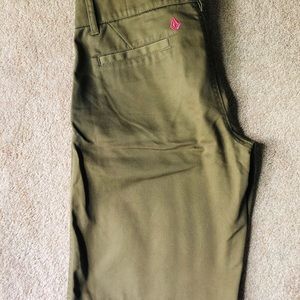 Volcom Shorts - Brown Bermuda Shorts Volcom Shorts - Brown Bermuda Shorts